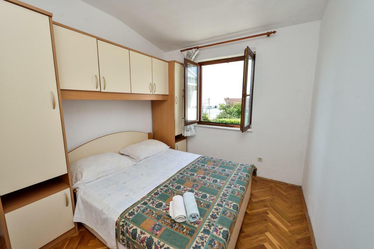 Apartments Ana Petrcane Bagian luar foto