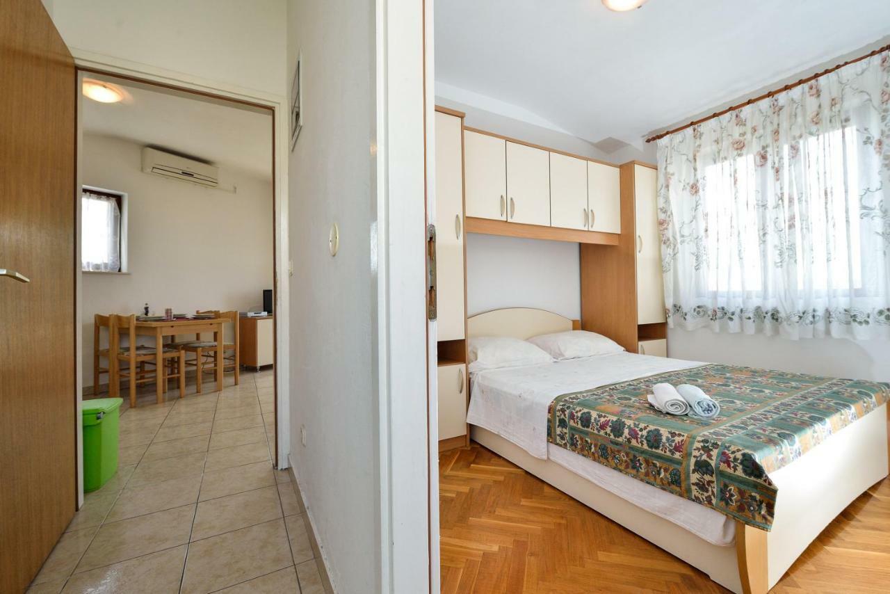 Apartments Ana Petrcane Bagian luar foto