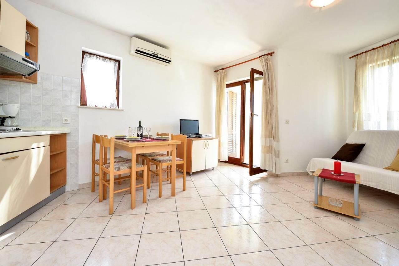 Apartments Ana Petrcane Bagian luar foto